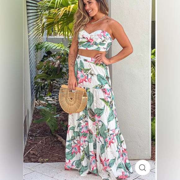 Ivory Floral Top and Skirt set - Picture 2 of 7